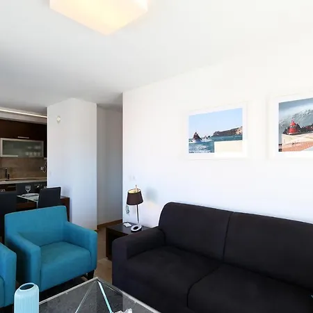 Altido 3-br Flat With Terrace And Rooftop Pool * Nazare