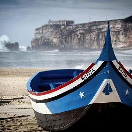 Altido 3-br Flat With Terrace And Rooftop Pool Nazare